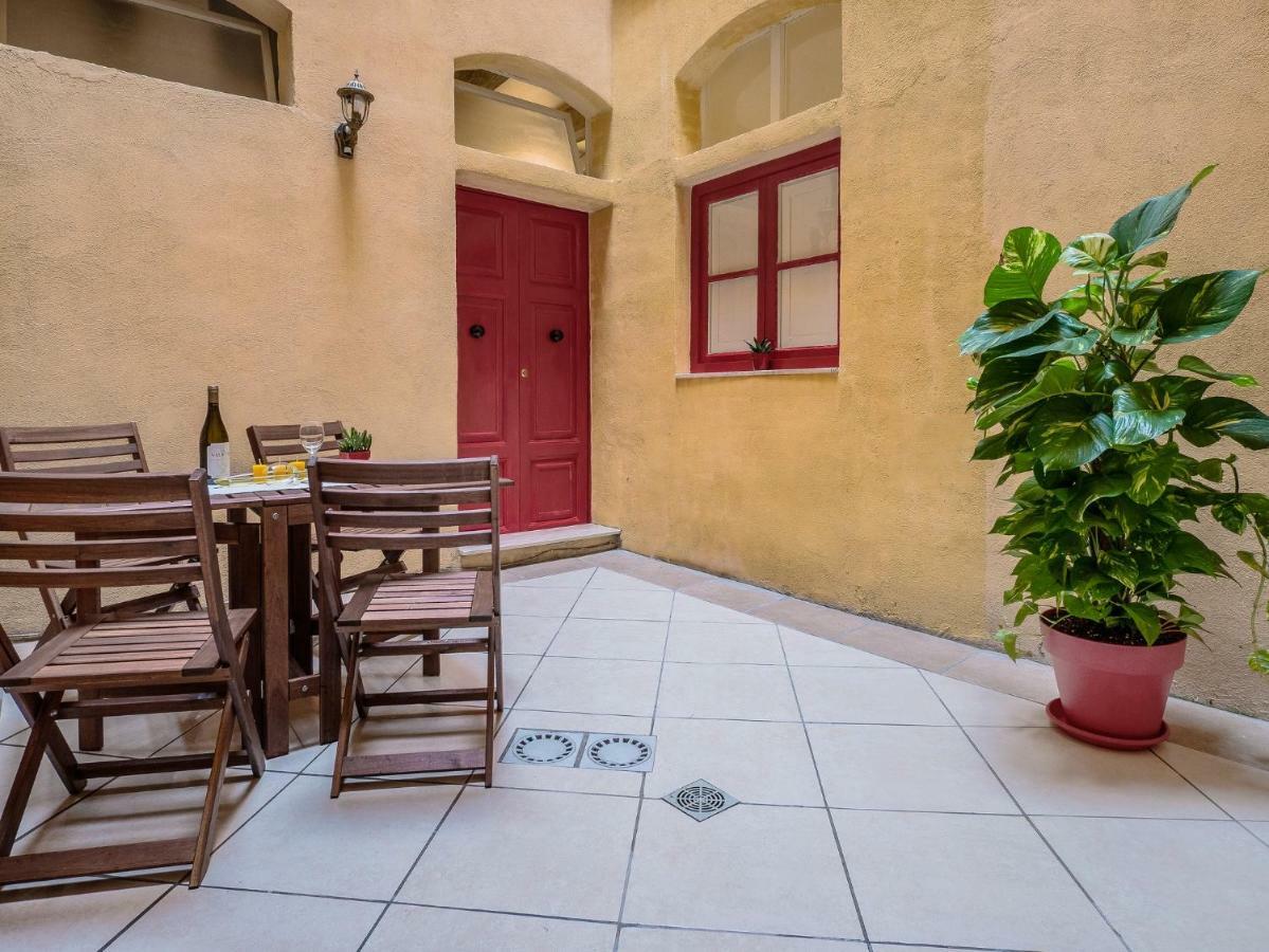 Valletta Main Street Apartment Esterno foto